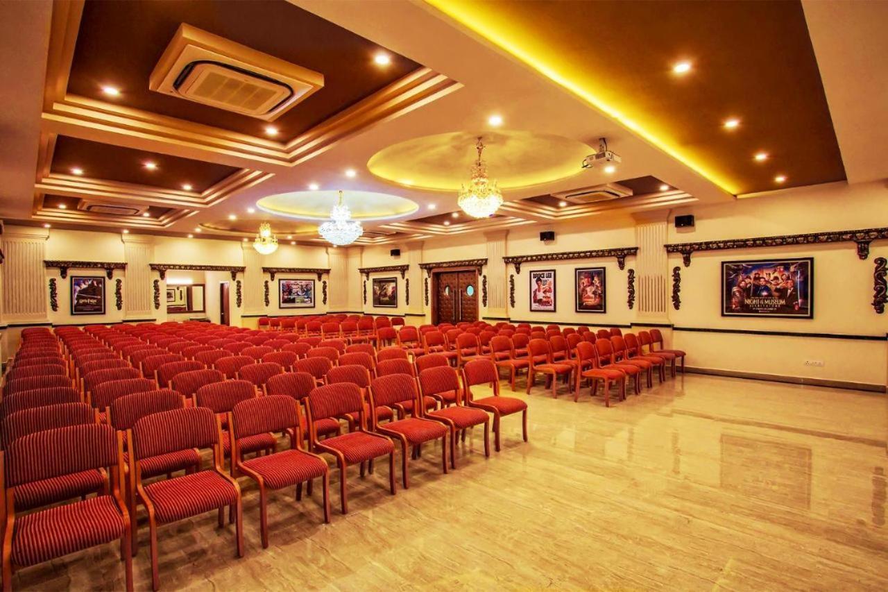 Cinemascope An Apart Hotel Čennai Exteriér fotografie