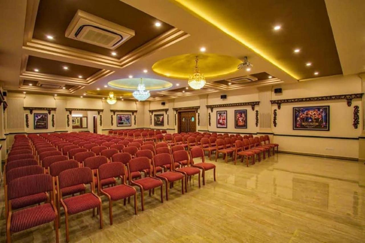 Cinemascope An Apart Hotel Čennai Exteriér fotografie